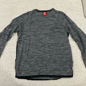Men’s Nike Techknit Long Sleeve Shirt Size Large